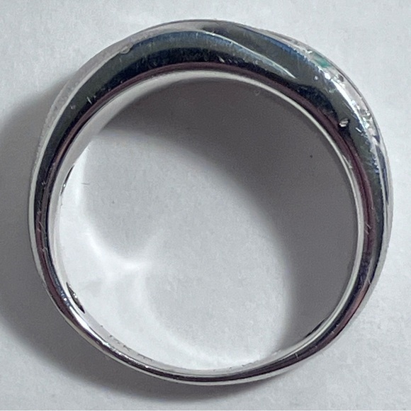 14Kt WHITE GOLD & DIAMOND Ring / Channel Set / Size 9.5 / Comfort Fit Setting - Picture 5 of 10